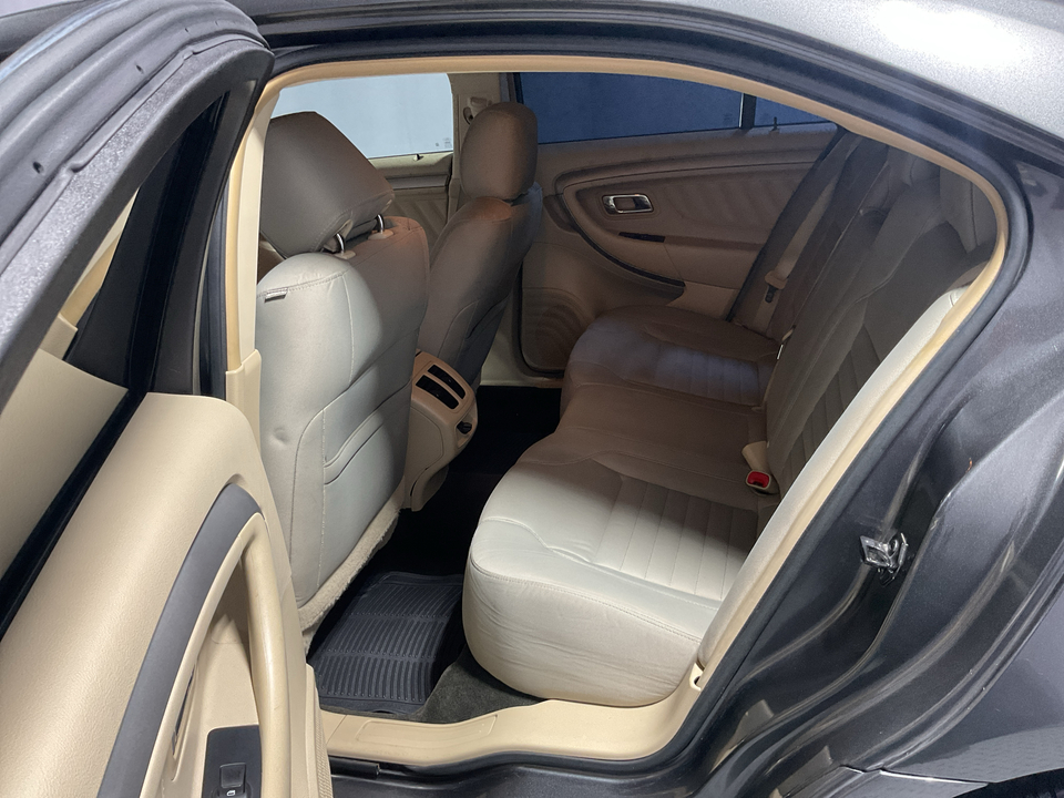 2018 Ford Taurus SE FWD