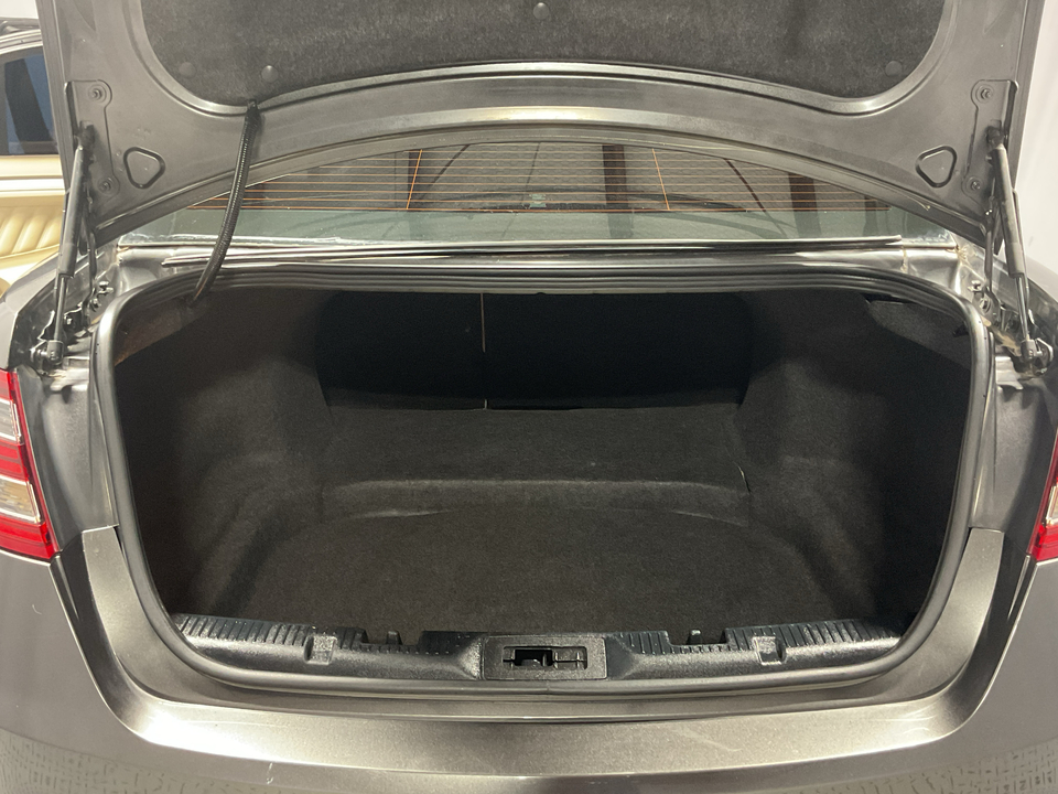 2018 Ford Taurus SE FWD