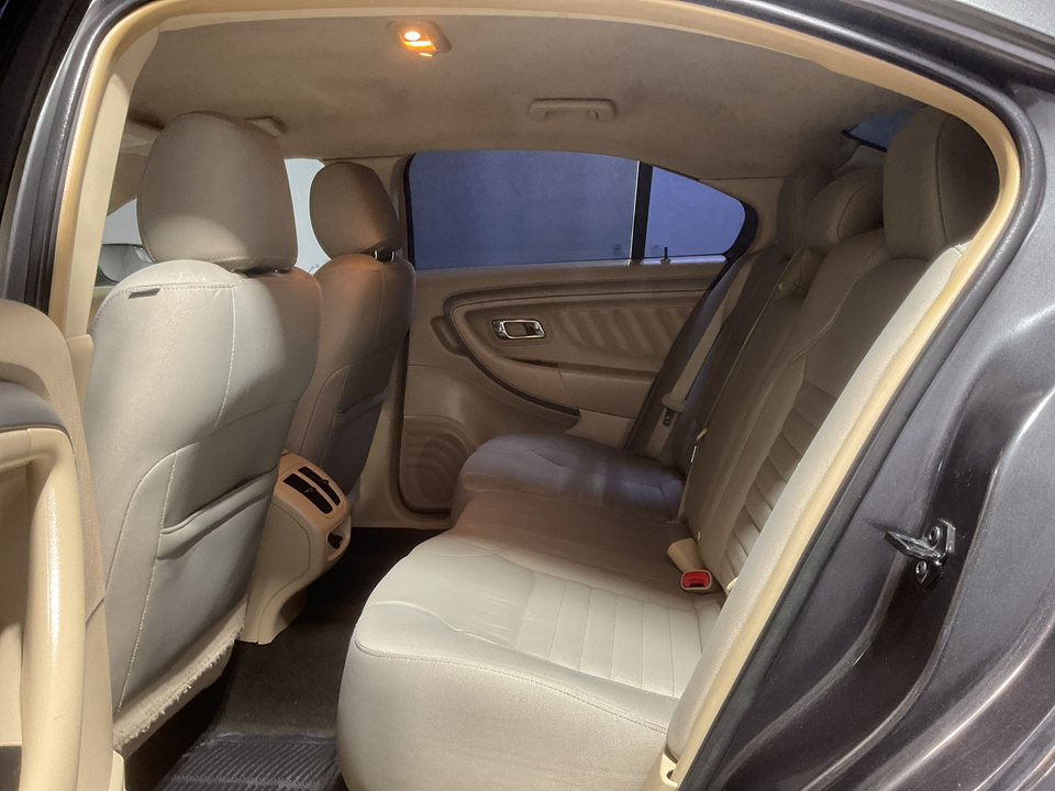 2018 Ford Taurus SE FWD