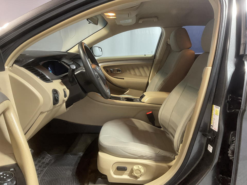2018 Ford Taurus SE FWD