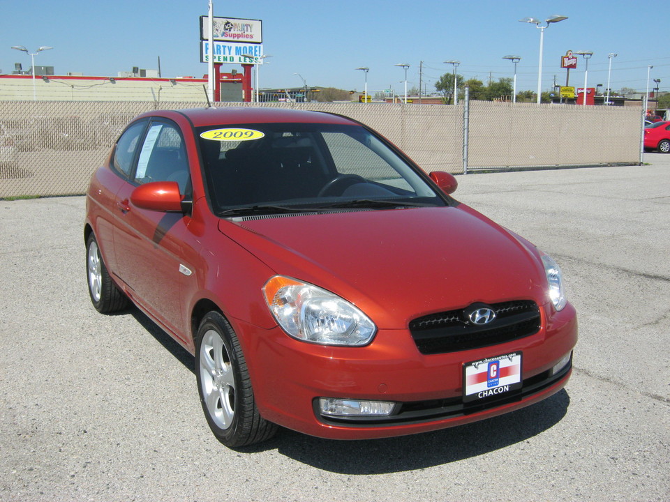 2009 Hyundai Accent SE 3-Door
