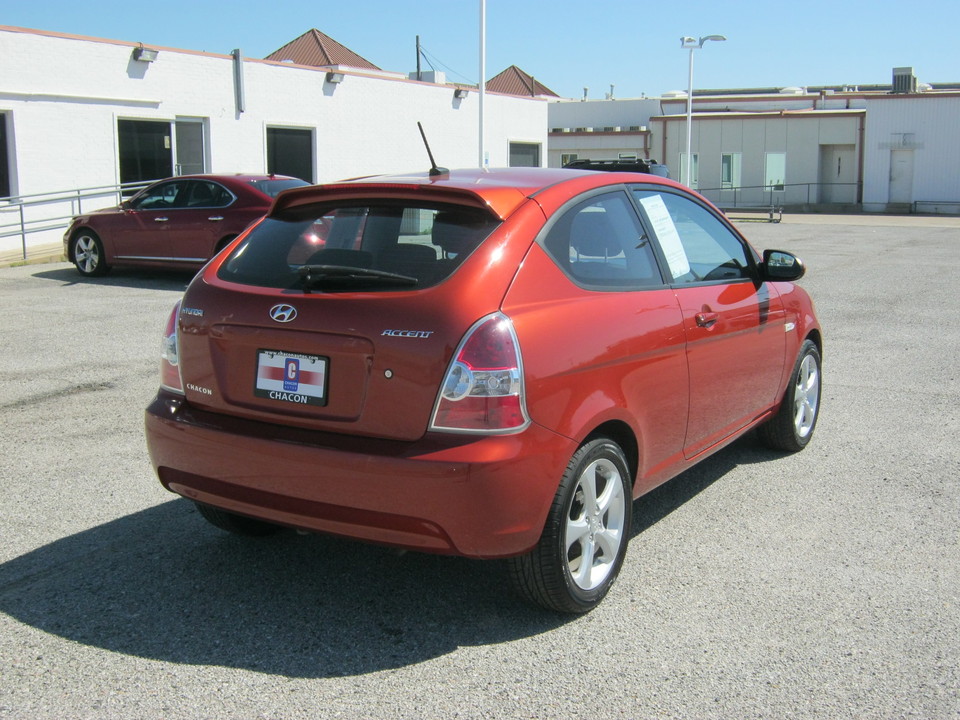 2009 Hyundai Accent SE 3-Door