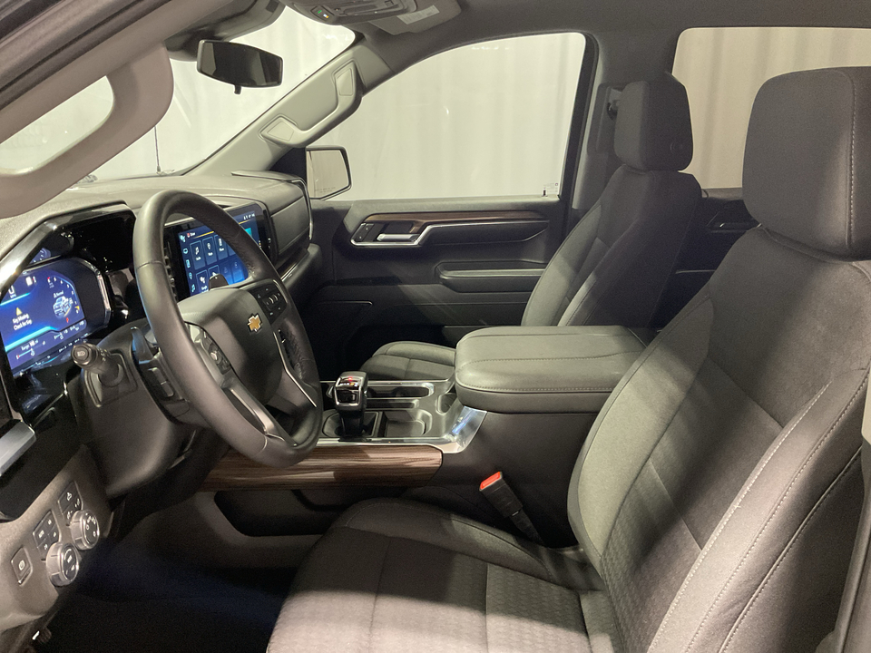 2023 Chevrolet Silverado 1500 LT Crew Cab 4WD