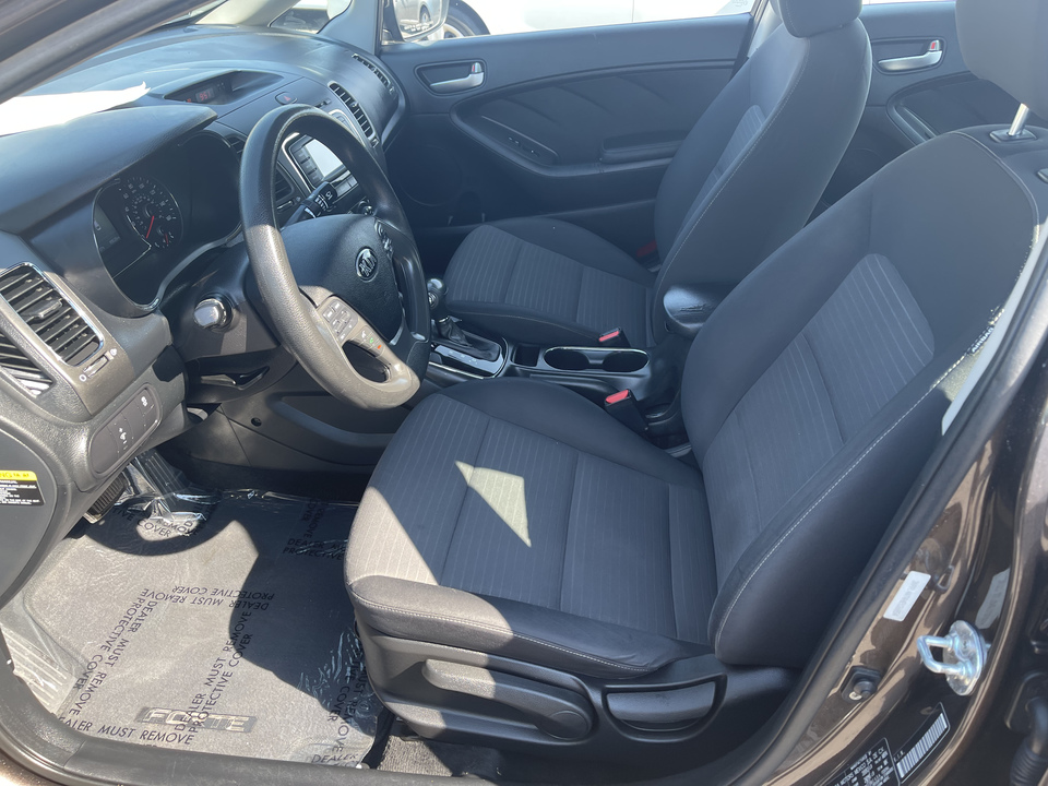 2017 Kia Forte LX 6A