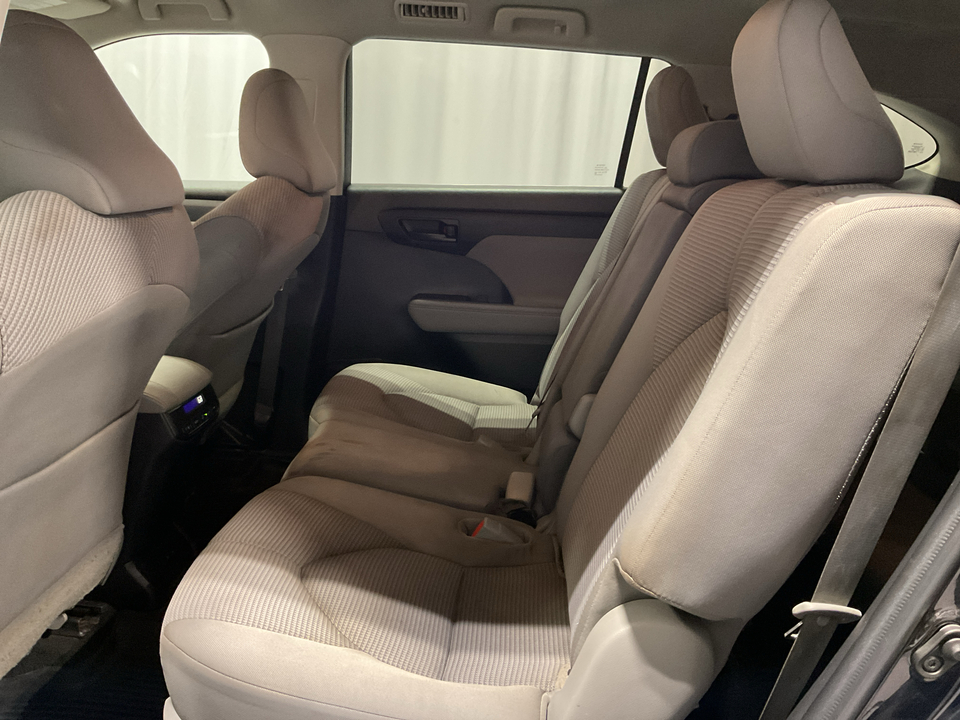 2022 Toyota Highlander LE FWD V6