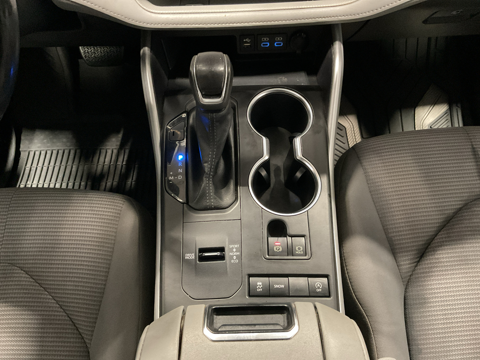 2022 Toyota Highlander LE FWD V6