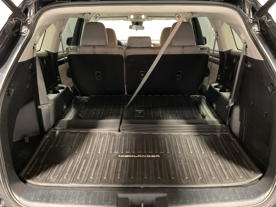 2022 Toyota Highlander LE FWD V6