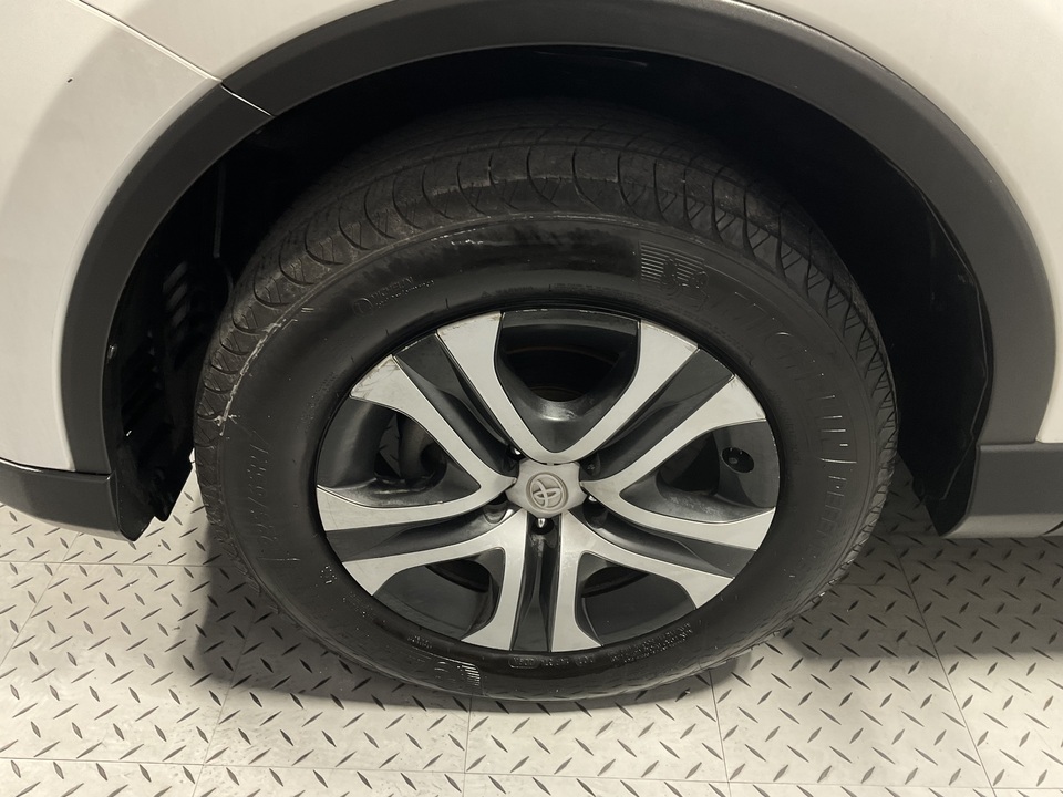 2018 Toyota RAV4 LE FWD