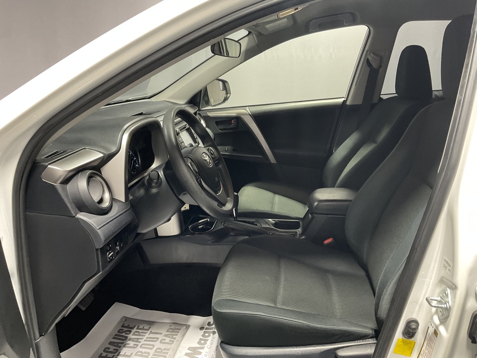2018 Toyota RAV4 LE FWD