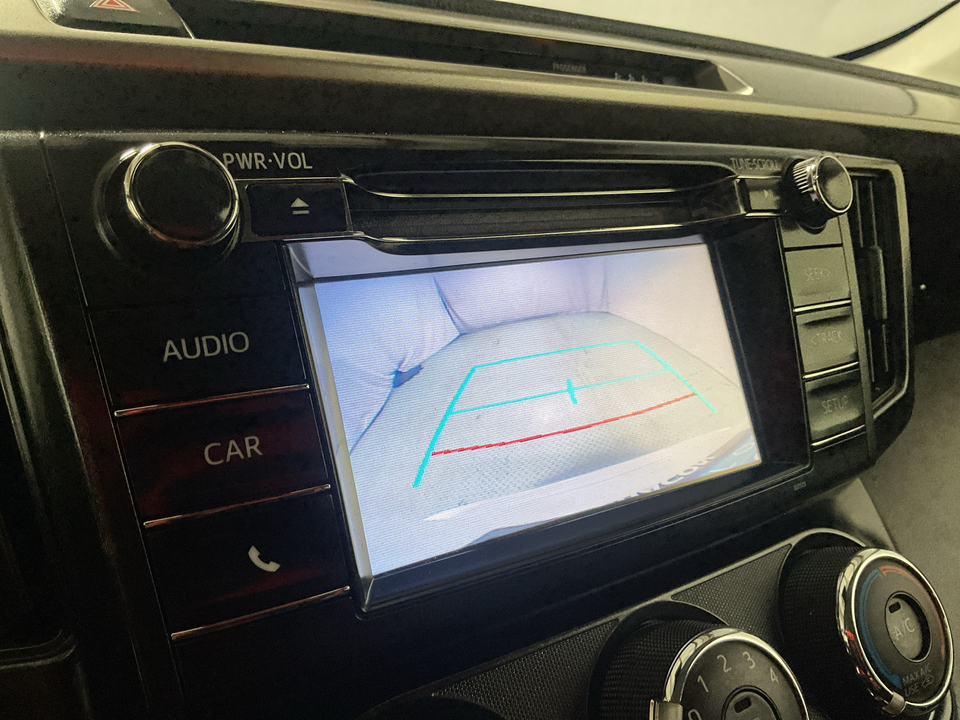 2018 Toyota RAV4 LE FWD