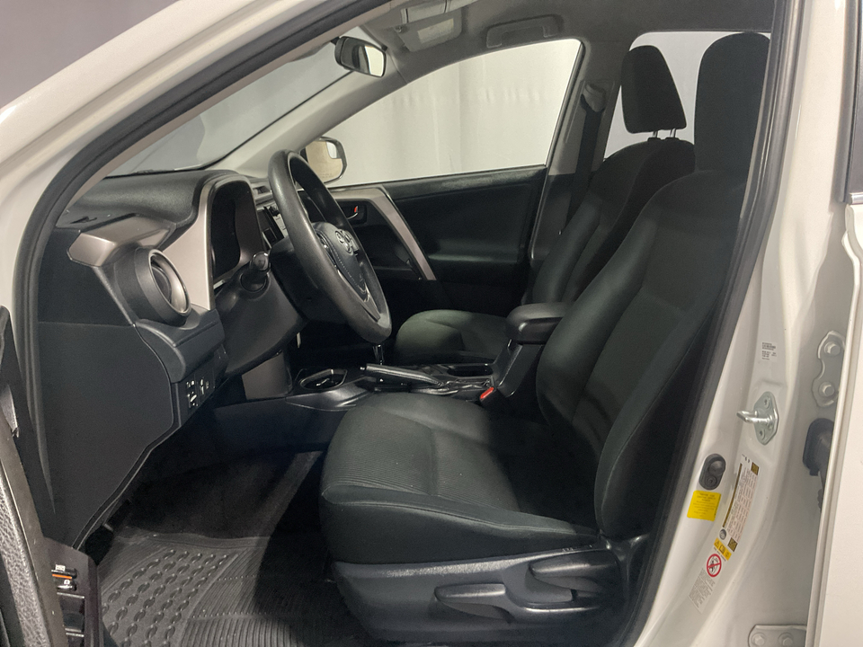 2018 Toyota RAV4 LE FWD