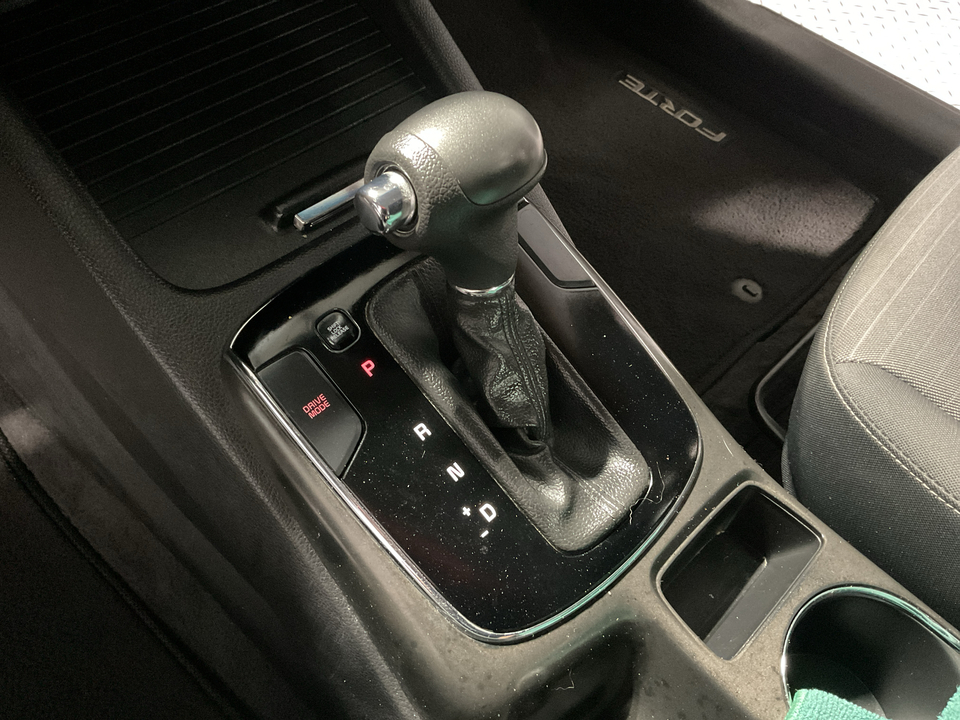 2017 Kia Forte LX 6A