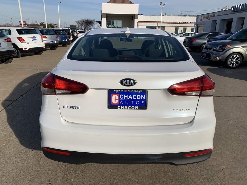 2017 Kia Forte LX 6A