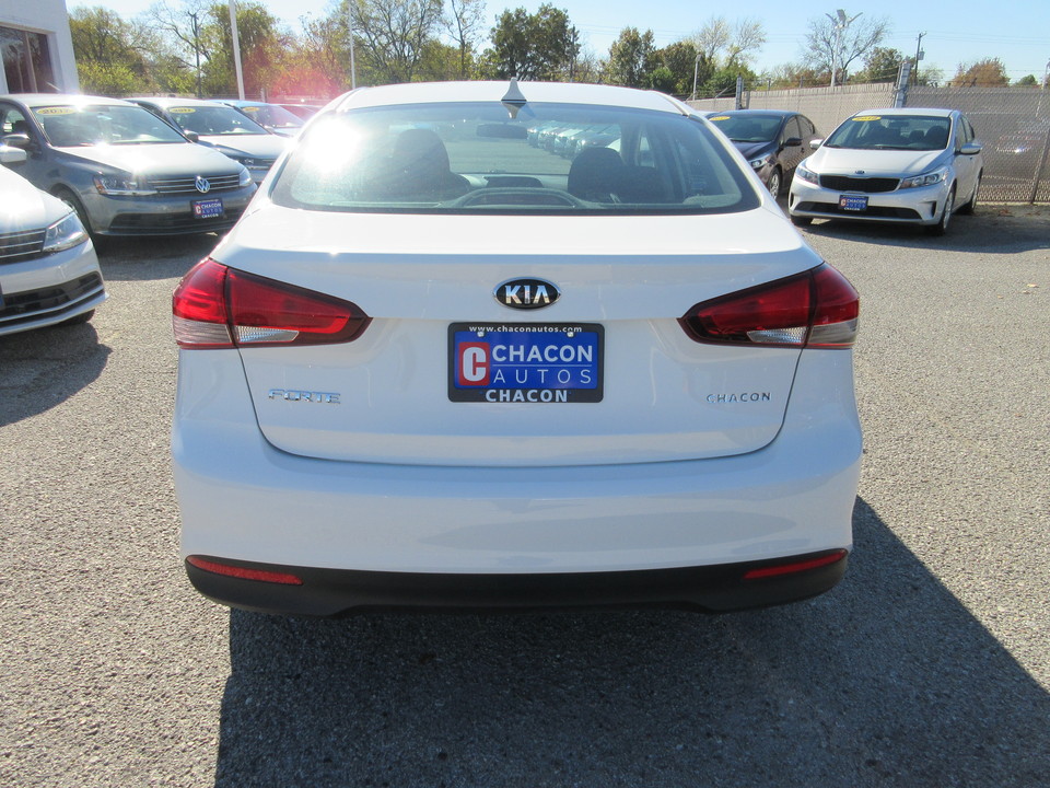 2017 Kia Forte LX 6A