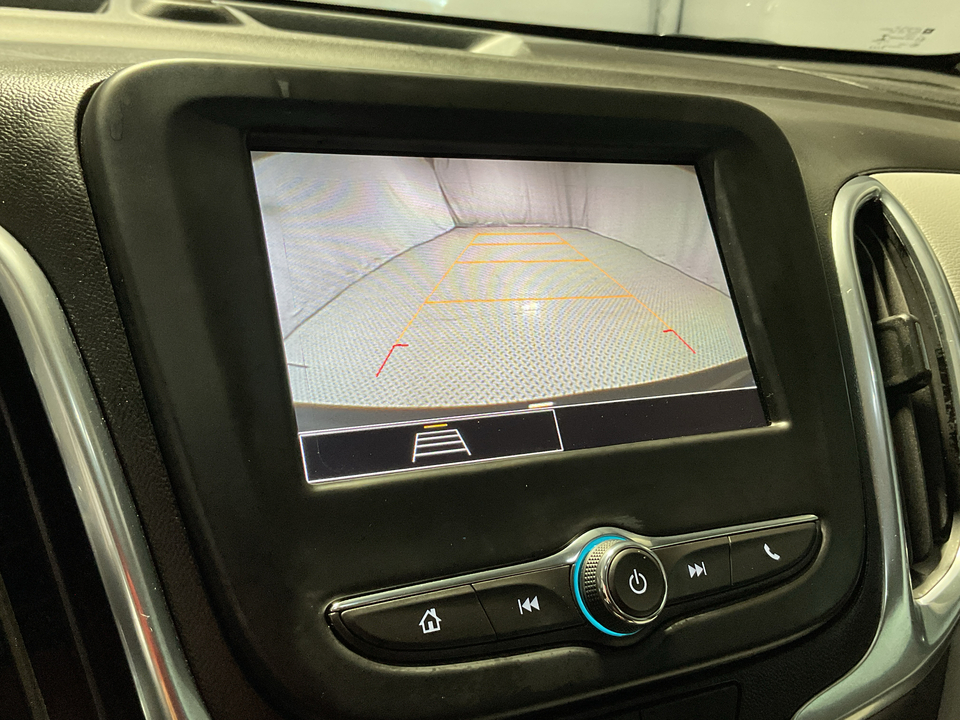 2022 Chevrolet Equinox LS 2WD
