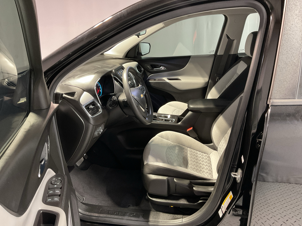 2022 Chevrolet Equinox LS 2WD