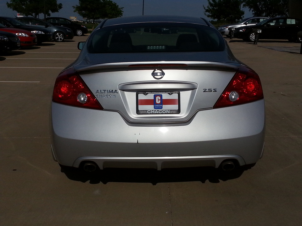 2010 Nissan Altima 2.5 S CVT Coupe