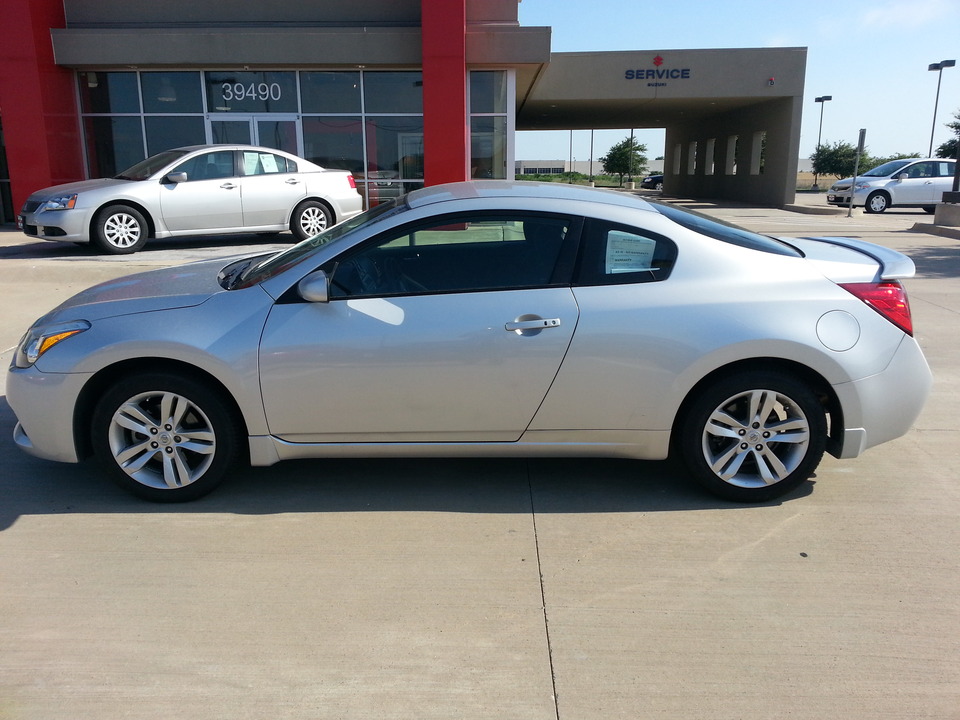 2010 Nissan Altima 2.5 S CVT Coupe
