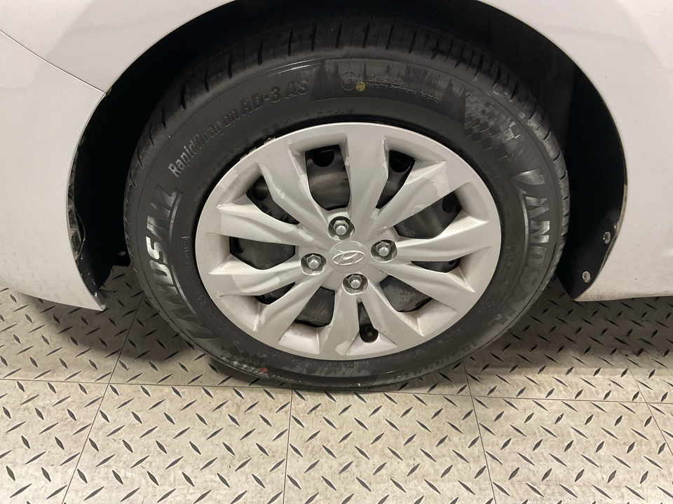 2021 Hyundai Accent SE 4-Door 6A