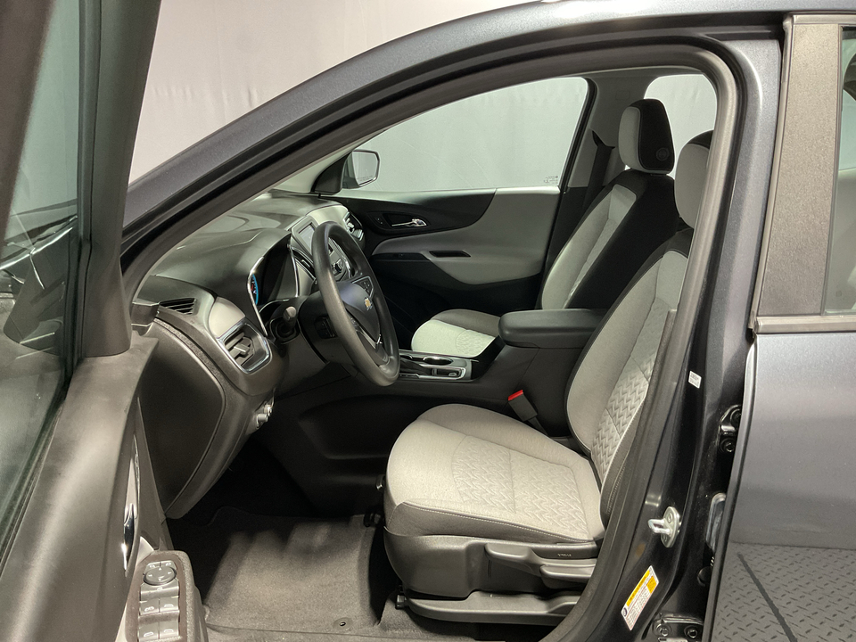 2022 Chevrolet Equinox LS 2WD