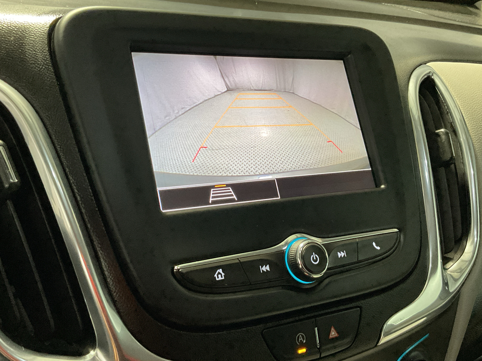 2022 Chevrolet Equinox LS 2WD