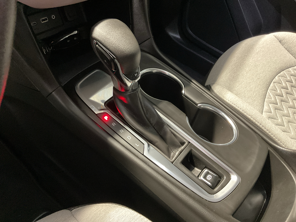 2022 Chevrolet Equinox LS 2WD
