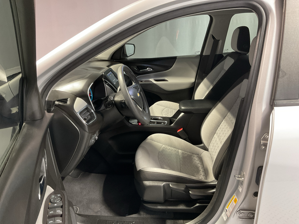 2022 Chevrolet Equinox LS 2WD
