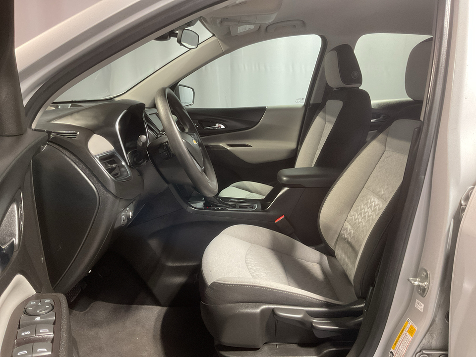 2022 Chevrolet Equinox LS 2WD