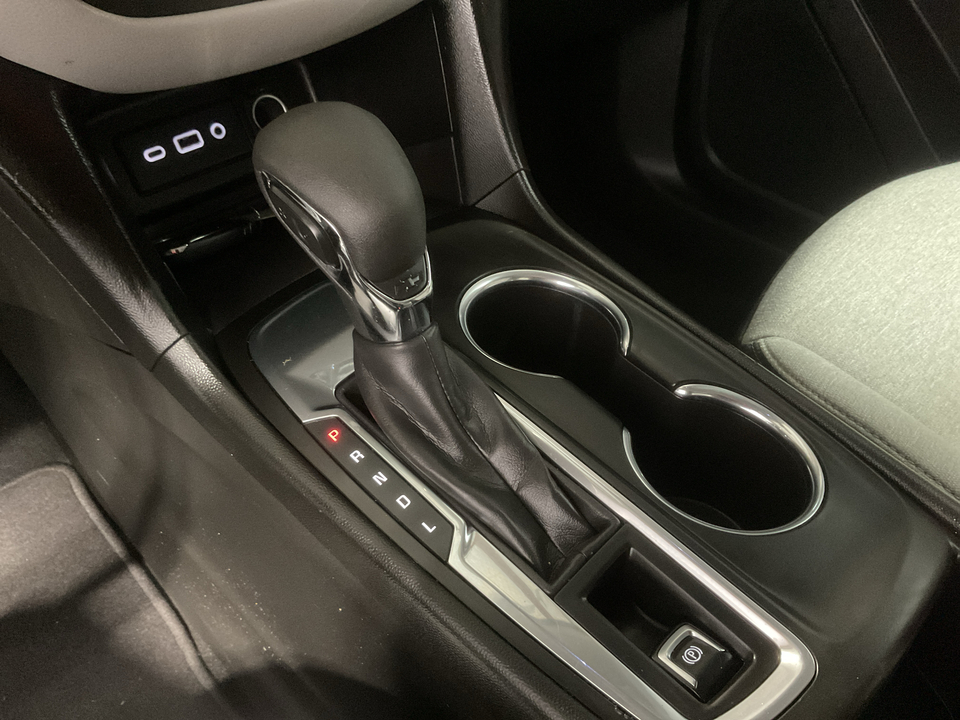 2022 Chevrolet Equinox LS 2WD