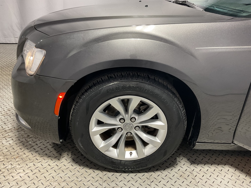 2018 Chrysler 300 Touring
