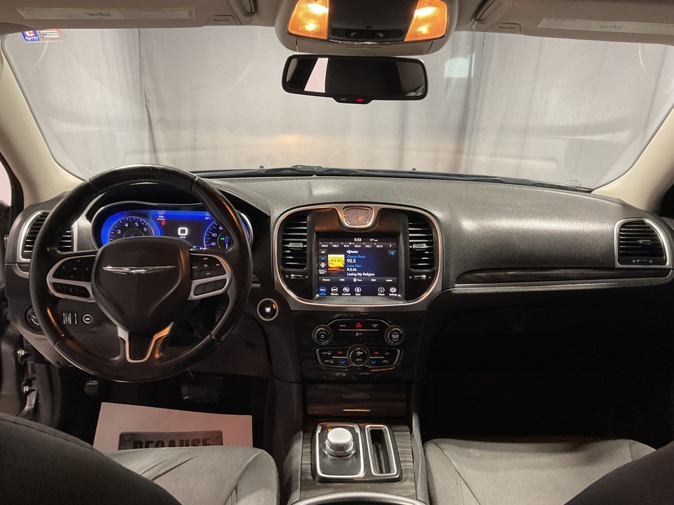 2018 Chrysler 300 Touring