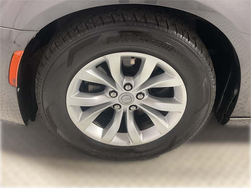 2018 Chrysler 300 Touring