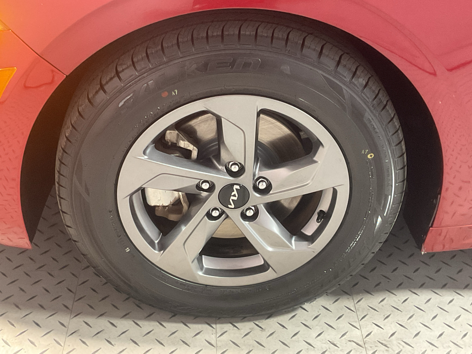 2022 Kia K5 LXS