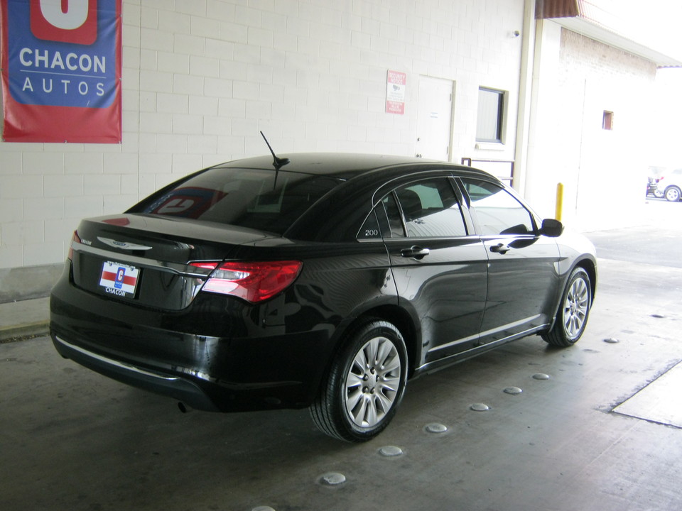 2014 Chrysler 200 LX