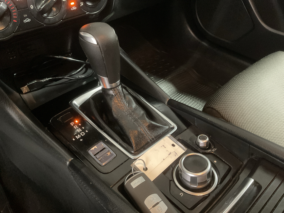 2017 Mazda MAZDA3 i Sport AT 5-Door