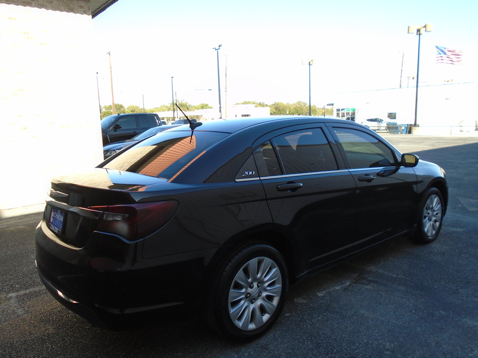 2014 Chrysler 200 LX