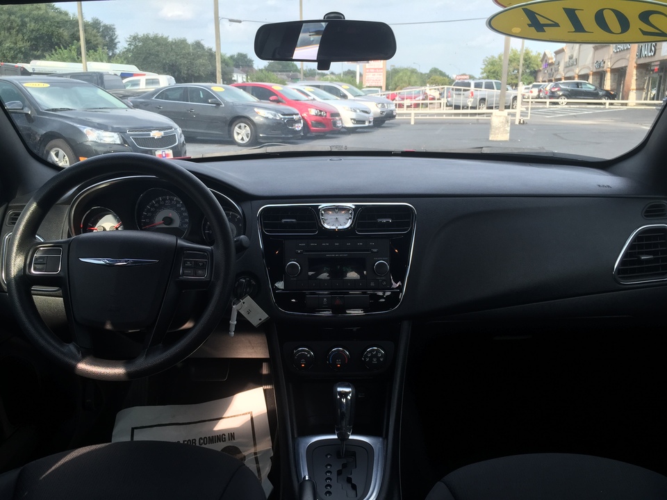 2014 Chrysler 200 LX