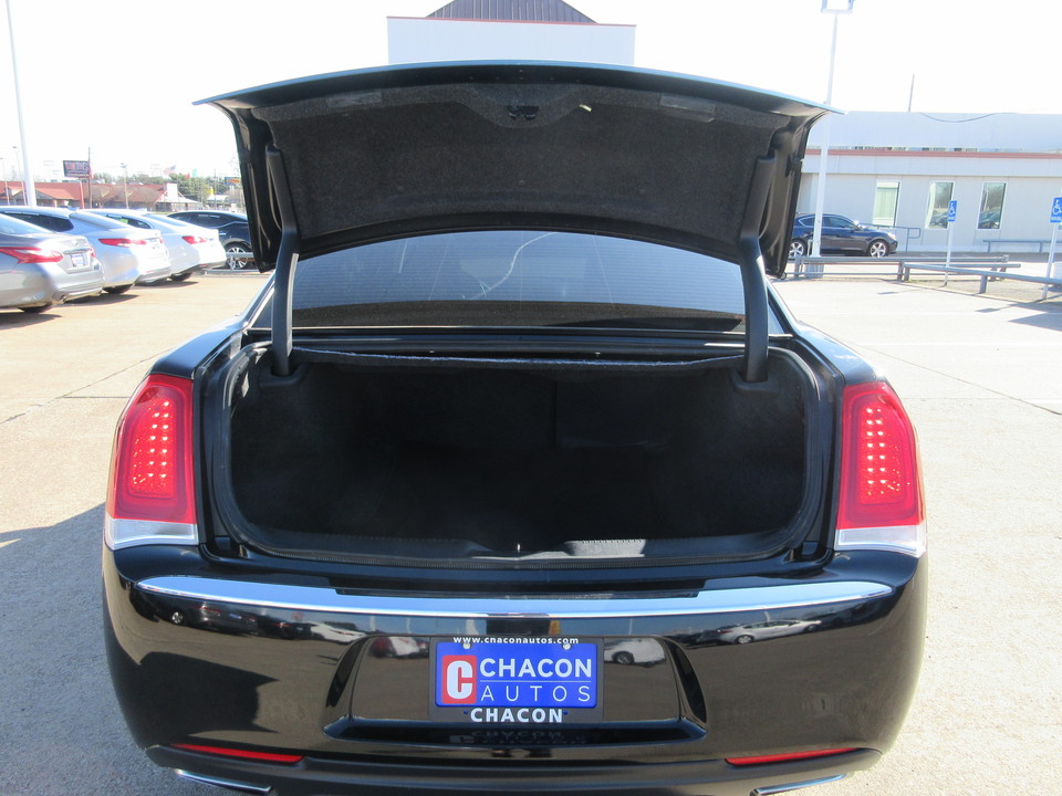 2018 Chrysler 300 Limited RWD