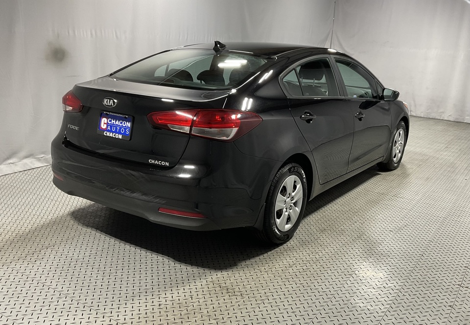 2017 Kia Forte LX 6A