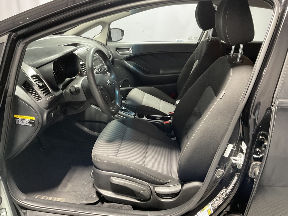 2017 Kia Forte LX 6A