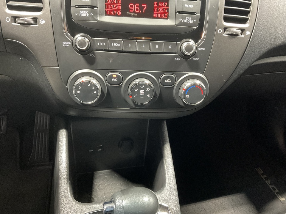 2017 Kia Forte LX 6A