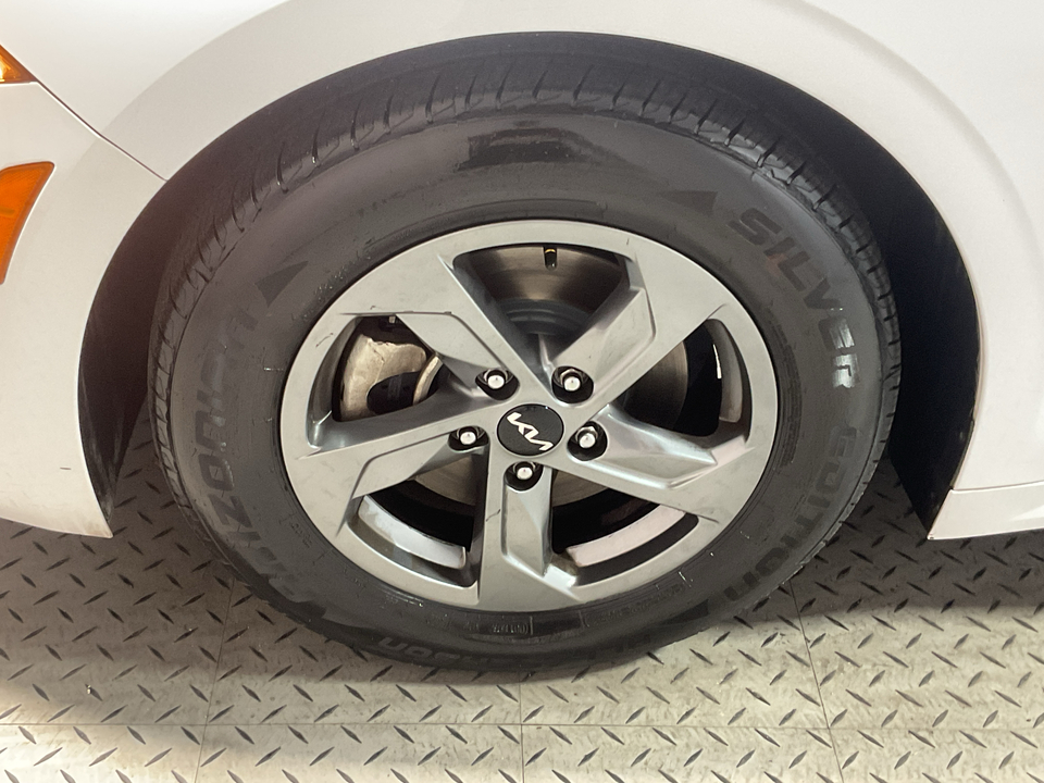 2022 Kia K5 LXS