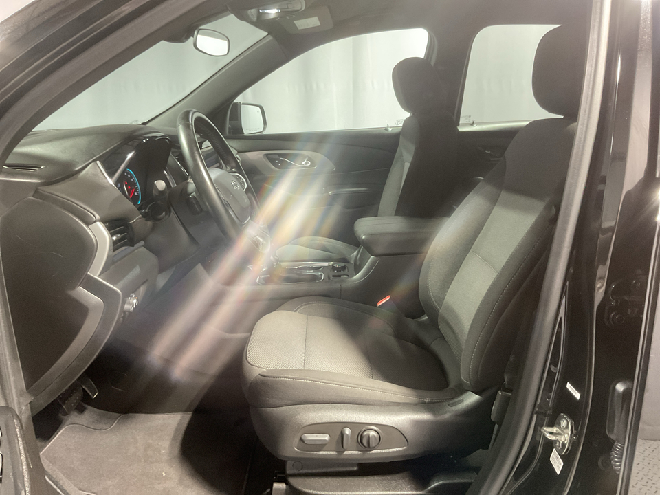 2023 Chevrolet Traverse LT Cloth FWD