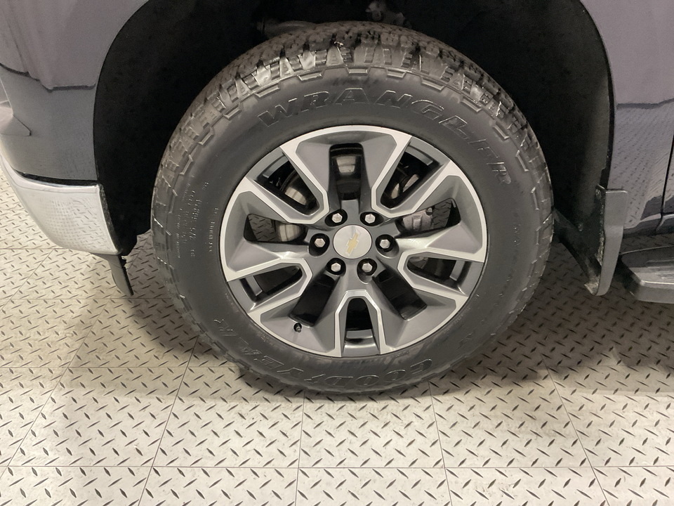 2023 Chevrolet Silverado 1500 LT Crew Cab 4WD