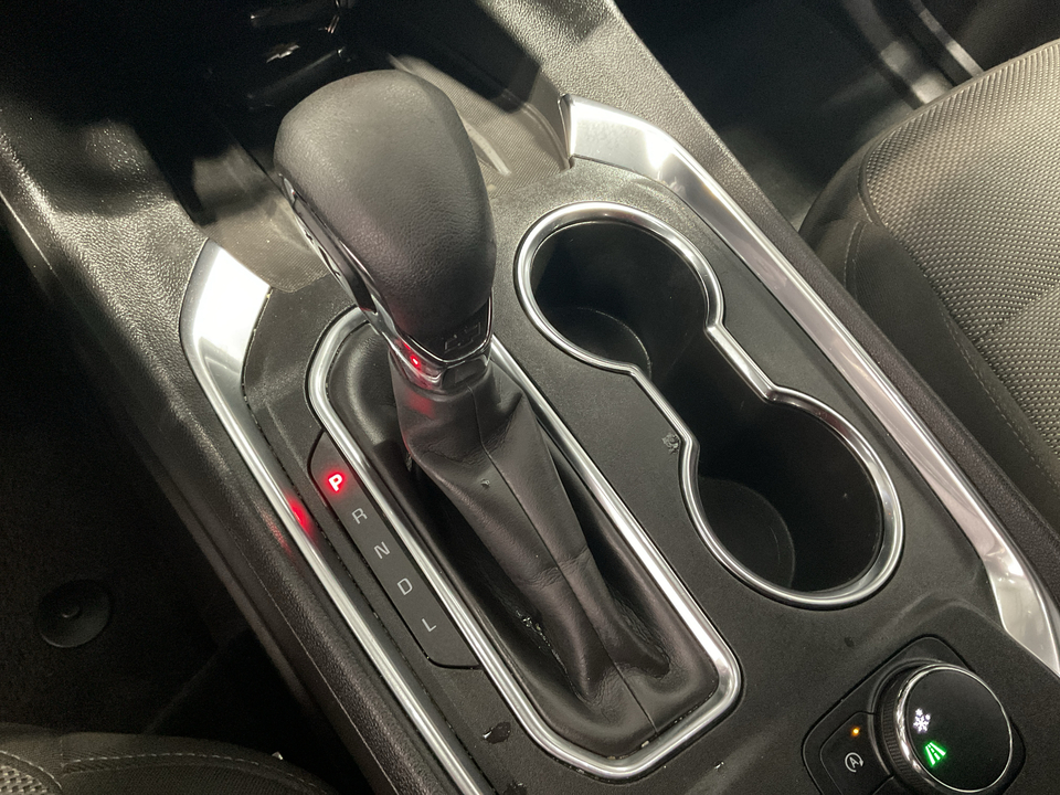 2022 Chevrolet Traverse LT Cloth FWD