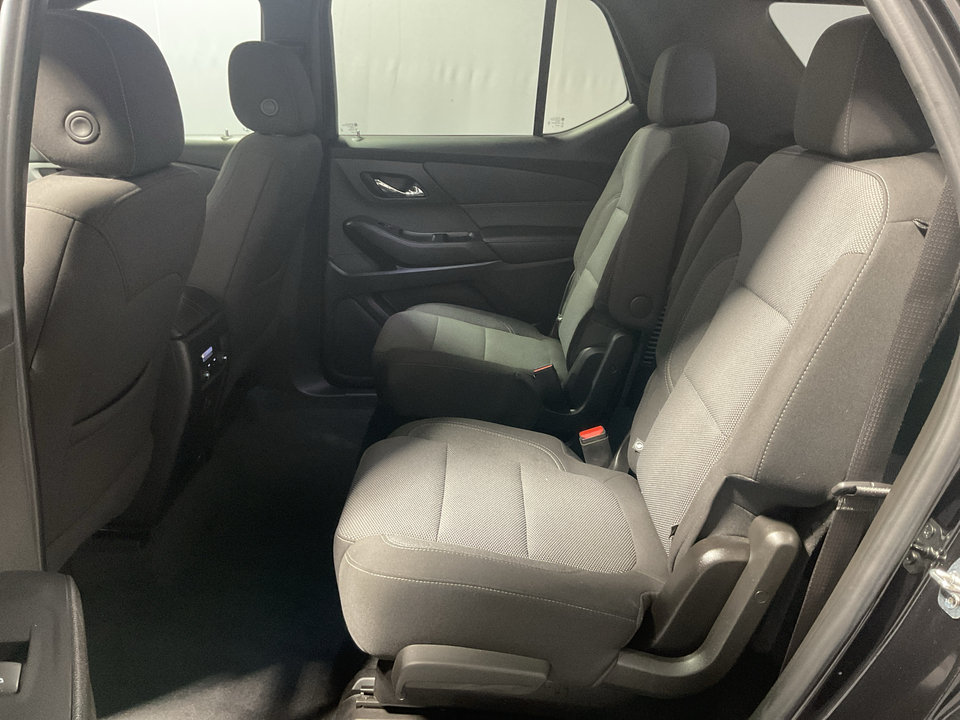 2022 Chevrolet Traverse LT Cloth FWD