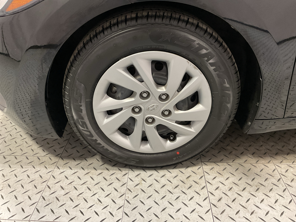 2017 Hyundai Elantra SE 6AT