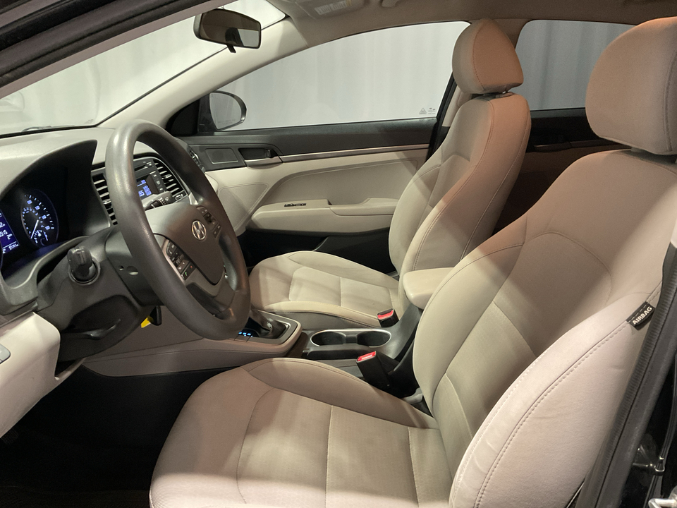 2017 Hyundai Elantra SE 6AT