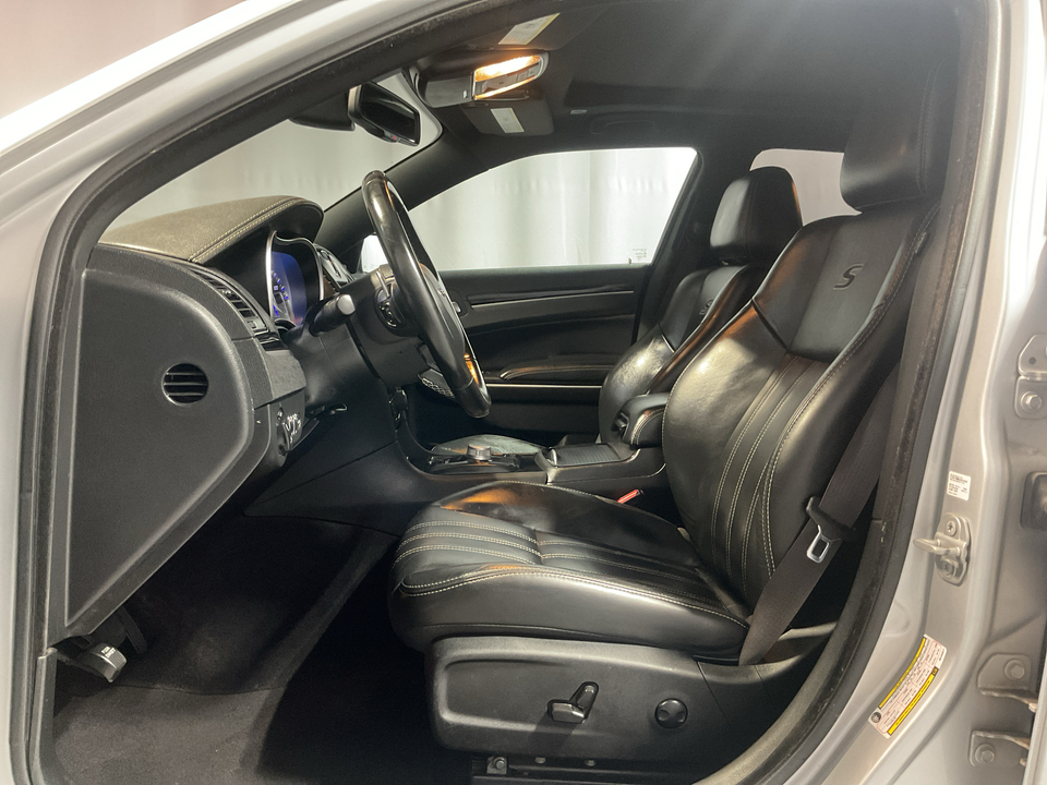 2022 Chrysler 300 S V6