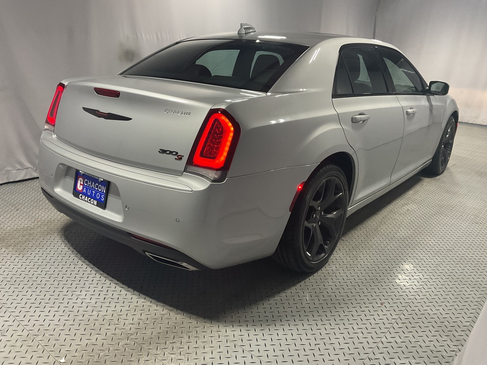 2022 Chrysler 300 S V6